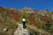 19 Vista sui contrafforti rocciosi del Venturosa